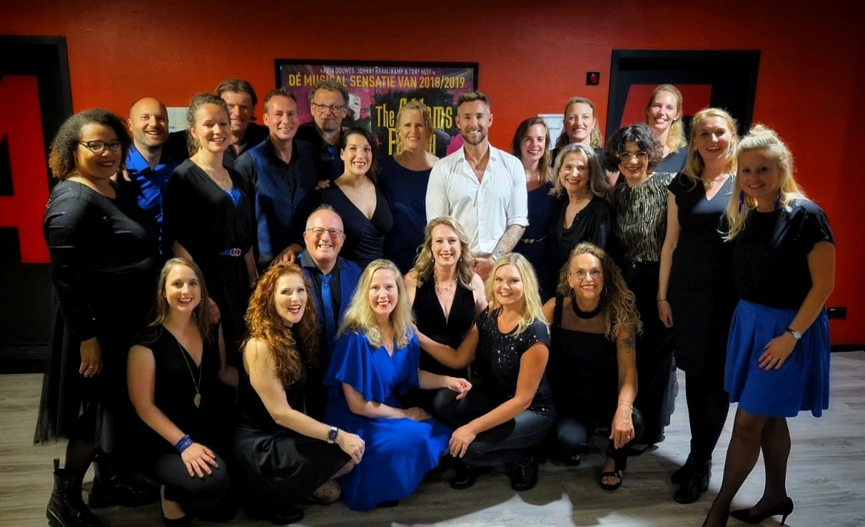 WorldForum-Superchoir-groepsfoto-met-Charly2
